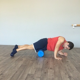 Automasaje Tensor De La Fascia Lata Con Foam Roller, paso 17