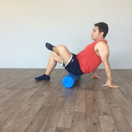Automasaje Cara Posterior Cadera Con Foam Roller, paso 3