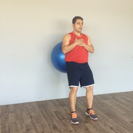 Media Sentadilla Con Balón De Fitness, paso 4