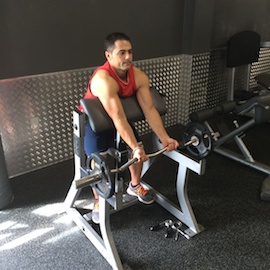 Curl De Biceps Con Barra, paso 2