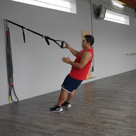 Empuje De Fuerza Con Trx, paso 3