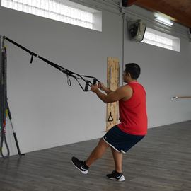 Sentadilla Completa A Una Pierna Con Trx, paso 10