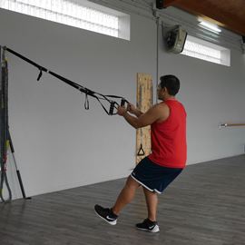Sentadilla Completa A Una Pierna Con Trx, paso 9