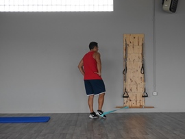 Extensión De Cadera + Flexión De Rodilla Con Goma, paso 2