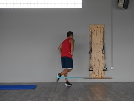 Extensión De Cadera + Flexión De Rodilla Con Goma, paso 7