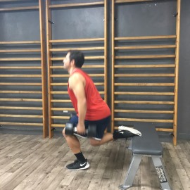 Sentadilla Split Con Mancuernas En Banco Saltando, paso 11