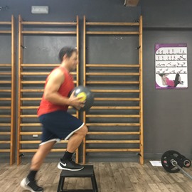 Escalón Con Balón Medicinal, paso 4