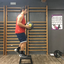 Escalón Con Balón Medicinal, paso 9