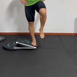 Equilibrio Una Pierna En Superficie Declinada, paso 9