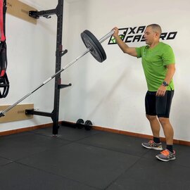 Sentadilla Con Landmine Un Brazo, paso 2