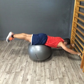 Extensión Lumbar Y Cadera Sobre Balón, paso 7