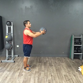 Zancada (Lunge) Con Balón Medicinal, paso 8