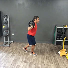 Zancada (Lunge) Hacia Atrás Con Barra, paso 2