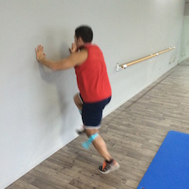 Skipping Con Gomas Contra Pared, paso 10