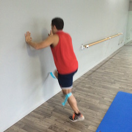Skipping Con Gomas Contra Pared, paso 11