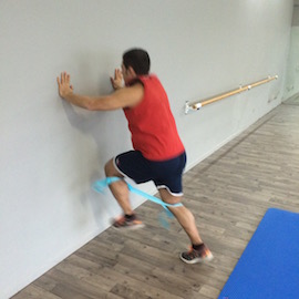 Skipping Con Gomas Contra Pared, paso 13
