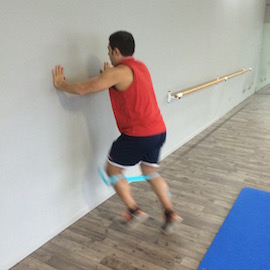 Skipping Con Gomas Contra Pared, paso 14