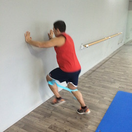 Skipping Con Gomas Contra Pared, paso 7