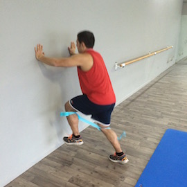 Skipping Con Gomas Contra Pared, paso 8