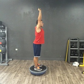 Sentadilla Completa Sobre Bosu Invertido Con Palo, paso 15