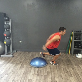 Salto Hacia Atrás A Una Pierna Sobre Bosu, paso 6