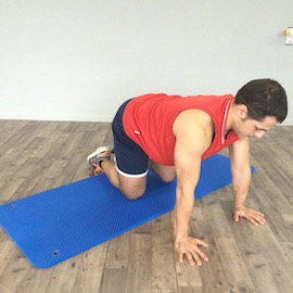 Estiramiento Adductores Bilateral De Rodillas, paso 3