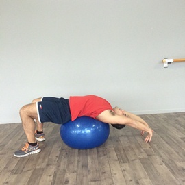 Estiramiento  Anterior Del Tronco En Balón Fitness, paso 15