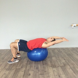 Estiramiento  Anterior Del Tronco En Balón Fitness, paso 7