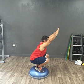 Sentadilla Completa Sobre Bosu, paso 8
