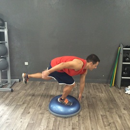 Sentadilla Unipodal Sobre Bosu (Extensores Cadera), paso 7